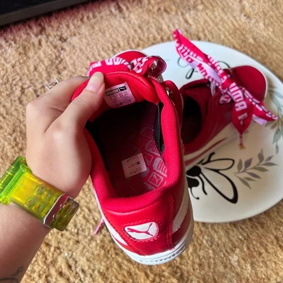 PUMA WOMEN'S BASKET HEART DE
SNEAKERS BOW LACES. - Picture 9 of 17